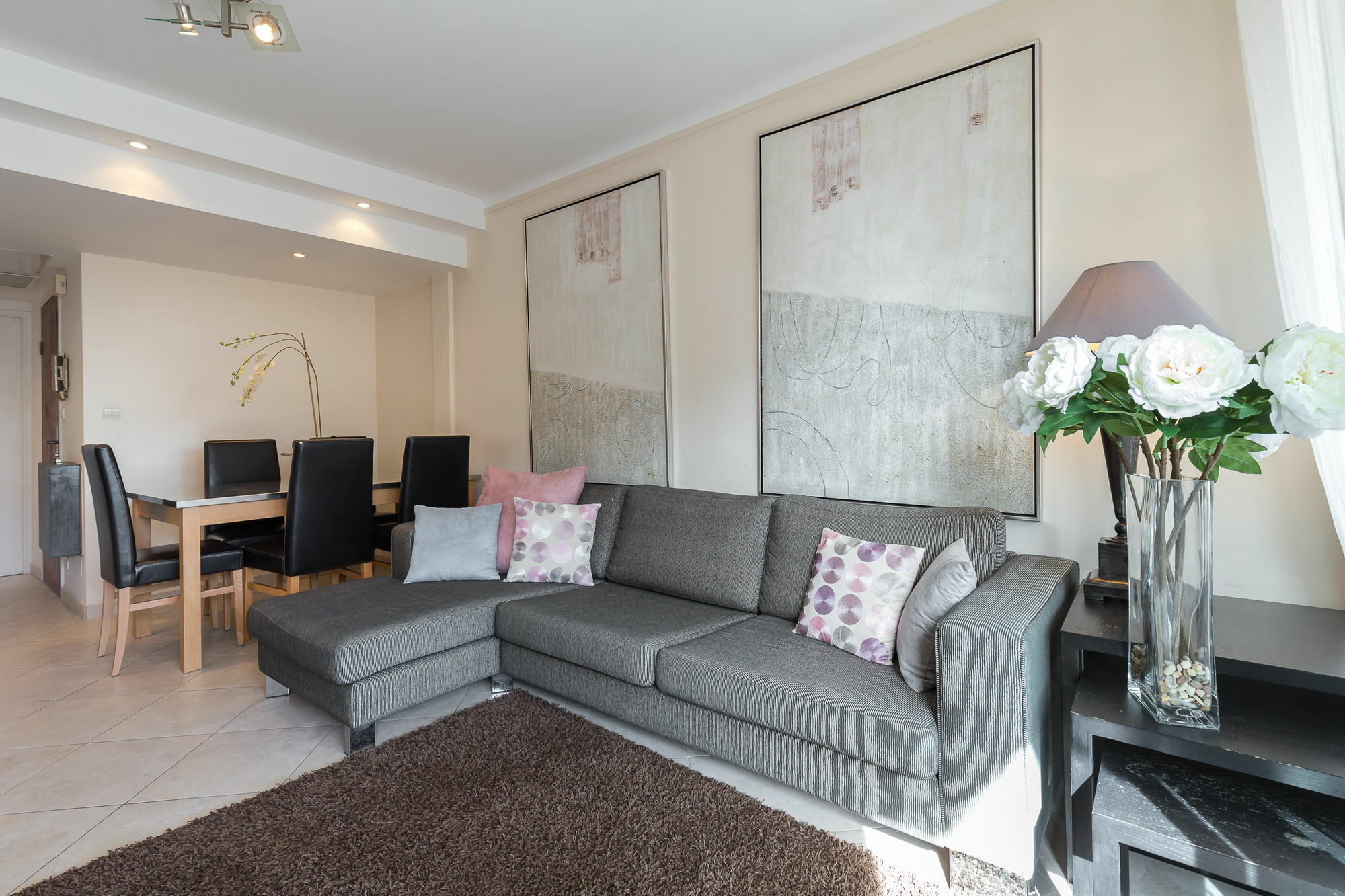 Modern 3 Bedroom, 3 Bathroom Near Old Town Walking Distance To Palais 330 Appartement Cannes